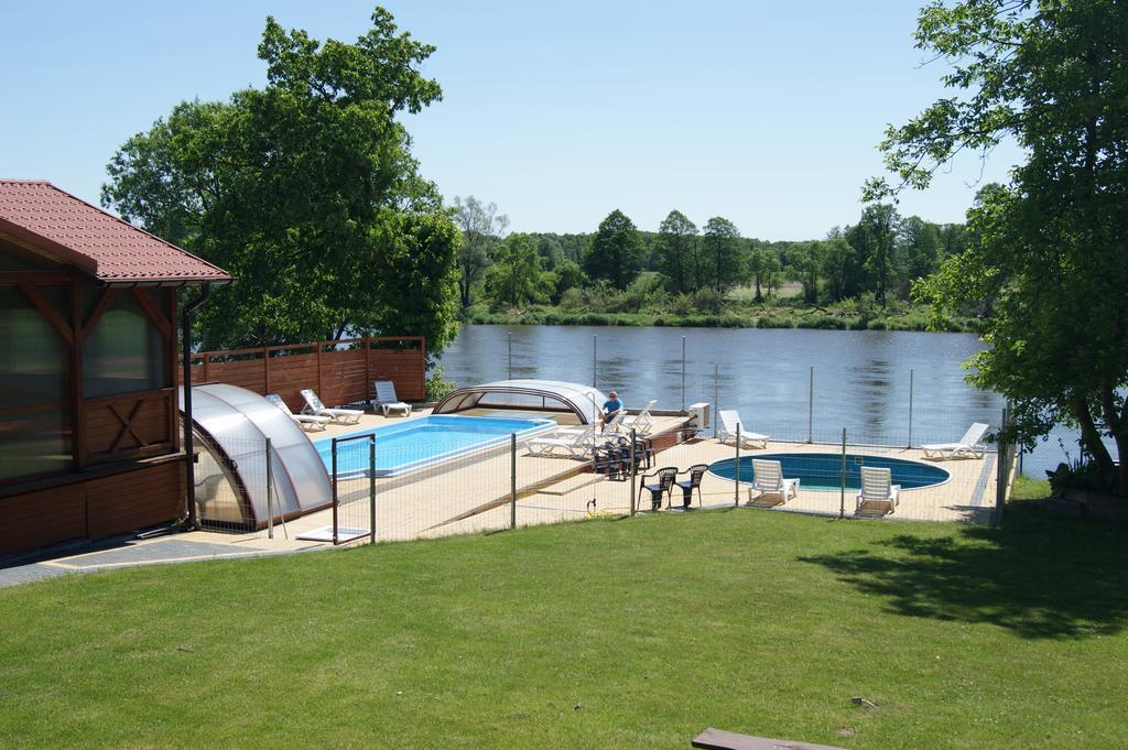 Dom Wczasowy Nadrzecze Bed & Breakfast Brok Dış mekan fotoğraf